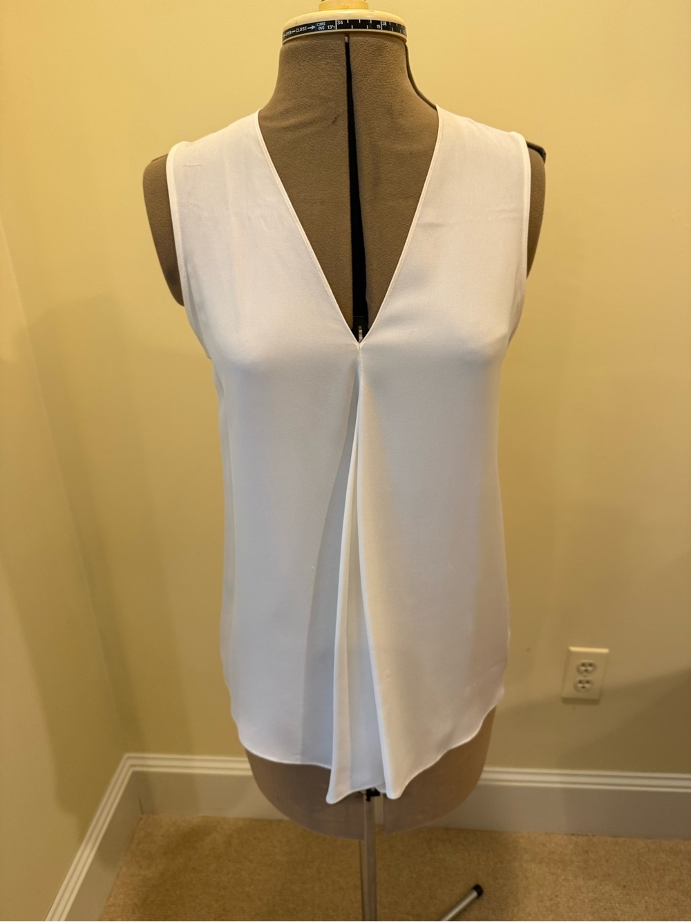 Theory Cream silk Sleeveless V-Neck Top
